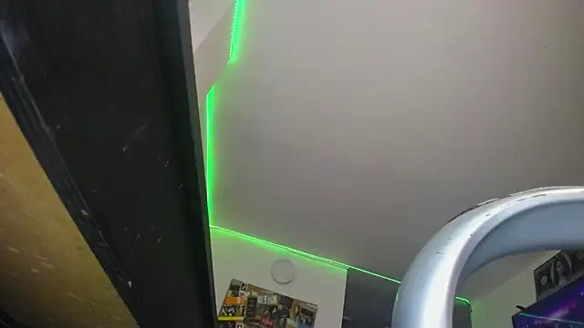 Snapshot of charlie_hotxxx chatting on January 14, 2:19 am charlie hotxxx online show from January 14, 2:19 am