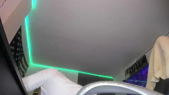 Snapshot of charlie_hotxxx chatting on October 4, 7:06 am charlie hotxxx online show from October 4, 7:06 am