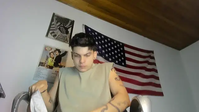 Snapshot of charlie_hotxxx chatting on November 6, 2:34 am charlie hotxxx online show from November 6, 2:34 am