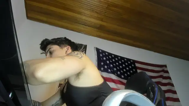 Snapshot of charlie_hotxxx chatting on November 20, 3:50 am charlie hotxxx online show from November 20, 3:50 am