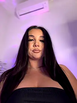 Snapshot of babyyboomm chatting on November 12, 12:33 am babyyboomm online show from November 12, 12:33 am