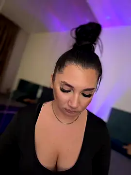 Snapshot of babyyboomm chatting on November 18, 2:28 am babyyboomm online show from November 18, 2:28 am