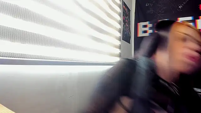 Snapshot of jannaink_ chatting on February 21, 8:27 pm jannaink online show from February 21, 8:27 pm