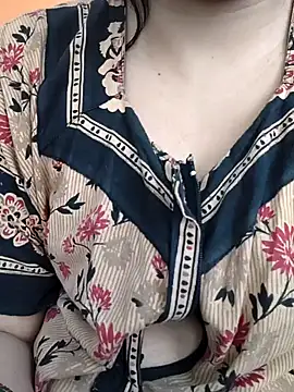 Snapshot of Aaradhya chatting on December 8, 4:04 am Aaradhya online show from December 8, 4:04 am