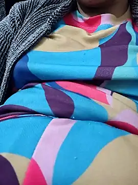 Snapshot of Aaradhya chatting on January 11, 4:48 am Aaradhya online show from January 11, 4:48 am