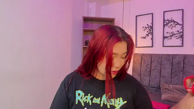 Snapshot of Andy_and_emma chatting on December 5, 12:44 pm Andy and emma online show from December 5, 12:44 pm