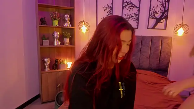 Snapshot of Andy_and_emma chatting on December 11, 12:55 pm Andy and emma online show from December 11, 12:55 pm