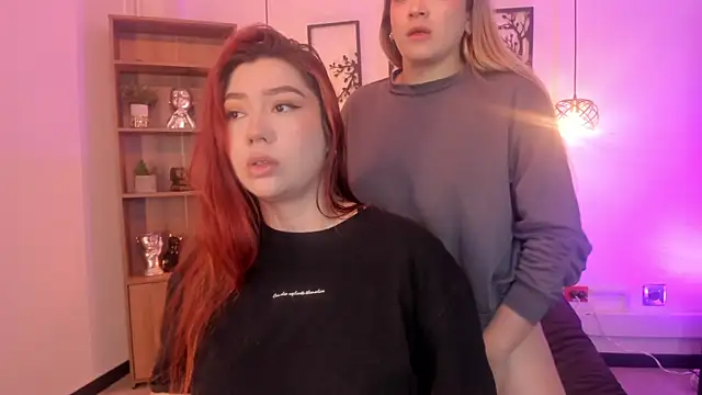 Snapshot of Andy_and_emma chatting on January 7, 12:31 pm Andy and emma online show from January 7, 12:31 pm