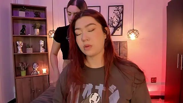 Snapshot of Andy_and_emma chatting on February 11, 12:48 pm Andy and emma online show from February 11, 12:48 pm