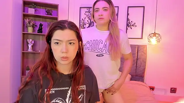 Snapshot of Andy_and_emma chatting on March 17, 1:08 pm Andy and emma online show from March 17, 1:08 pm