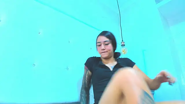 Little Jenni online show from April 18, 1:48 pm