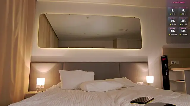 Snapshot of WOW-PeaCH-Girl chatting on September 8, 5:56 pm WOW-PeaCH-Girl online show from September 8, 5:56 pm