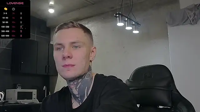 Snapshot of Lechery_boy chatting on December 10, 6:17 pm Lechery boy online show from December 10, 6:17 pm