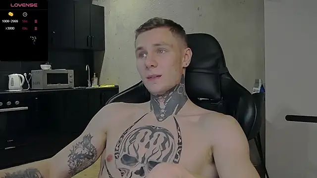 Snapshot of Lechery_boy chatting on December 15, 10:18 am Lechery boy online show from December 15, 10:18 am