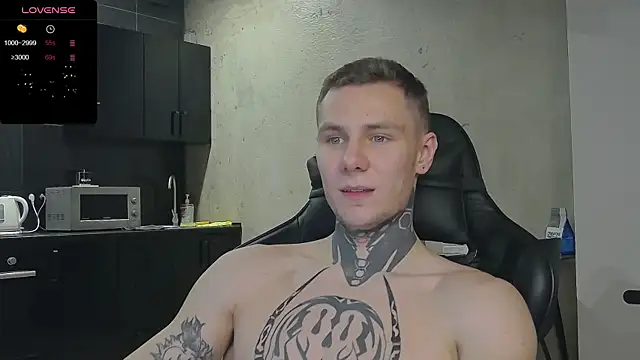 Snapshot of Lechery_boy chatting on December 16, 7:15 am Lechery boy online show from December 16, 7:15 am