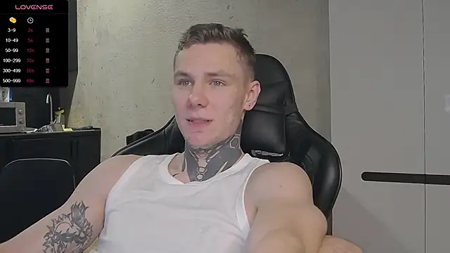 Snapshot of Lechery_boy chatting on December 19, 9:18 am Lechery boy online show from December 19, 9:18 am