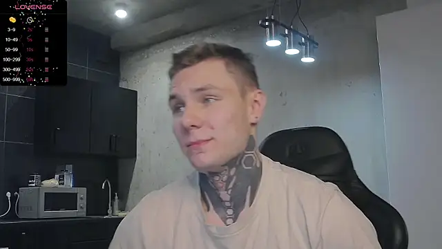 Snapshot of Lechery_boy chatting on December 28, 10:03 am Lechery boy online show from December 28, 10:03 am