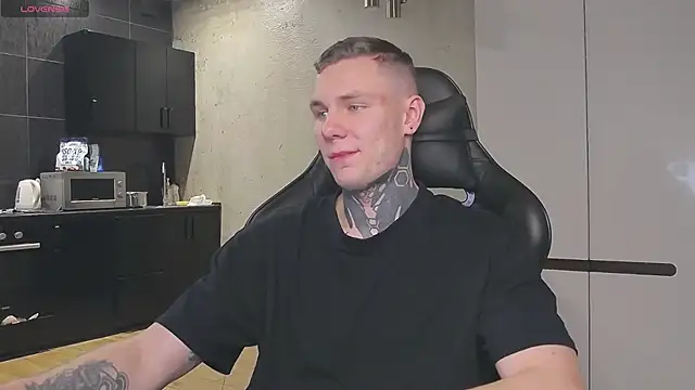 Snapshot of Lechery_boy chatting on January 14, 1:28 pm Lechery boy online show from January 14, 1:28 pm