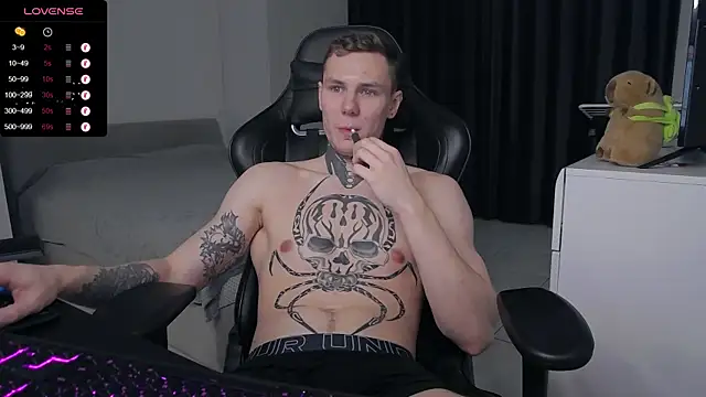 Snapshot of Lechery_boy chatting on January 31, 9:37 pm Lechery boy online show from January 31, 9:37 pm