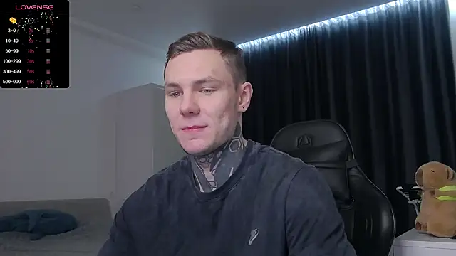 Snapshot of Lechery_boy chatting on February 2, 3:39 pm Lechery boy online show from February 2, 3:39 pm