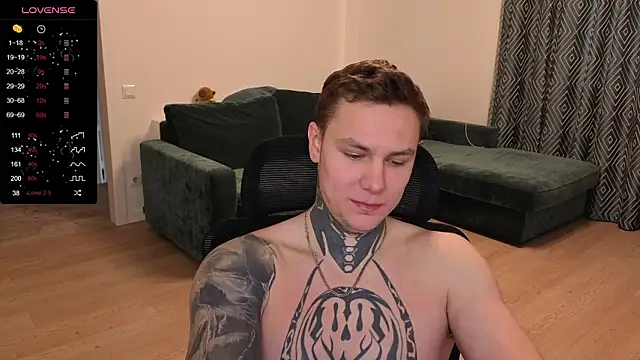 Snapshot of Lechery_boy chatting on October 3, 10:34 am Lechery boy online show from October 3, 10:34 am