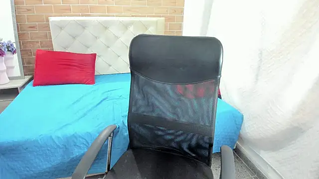 MIKE HUNTER7 online show from February 7, 5:18 pm