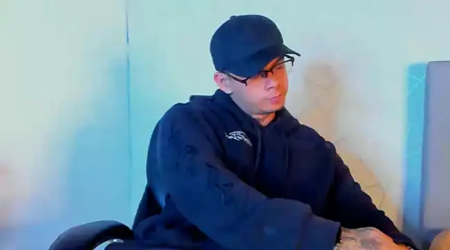 Snapshot of NoahhBrown chatting on January 29, 3:12 am NoahhBrown online show from January 29, 3:12 am