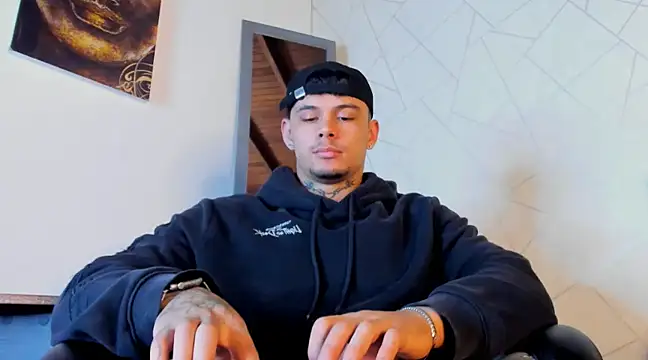 Snapshot of NoahhBrown chatting on March 7, 3:29 am NoahhBrown online show from March 7, 3:29 am