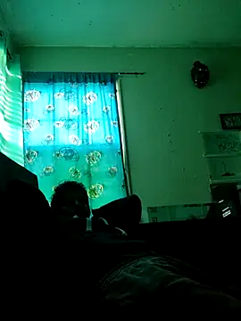 Snapshot of LongDickZee562 chatting on January 4, 4:22 pm LongDickZee562 online show from January 4, 4:22 pm