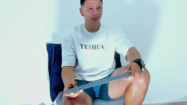 MITCHELL BURNS online show from December 26, 5:58 am