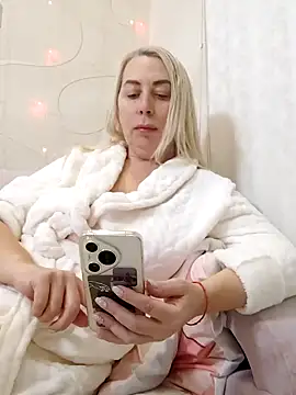 HotJanet online show from January 21, 8:00 pm