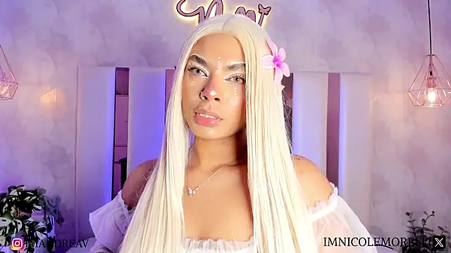 Nicolemorelli2 online show from February 15, 4:03 am