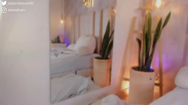 Nicolemorelli2 online show from November 23, 4:18 pm