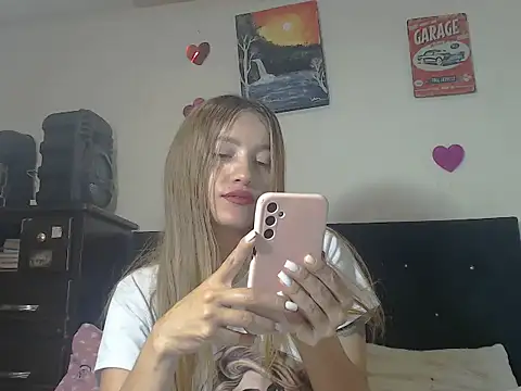 Snapshot of valerivegass chatting on November 7, 5:24 pm valerivegass online show from November 7, 5:24 pm