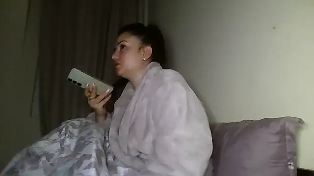 Linusya online show from November 6, 5:03 pm