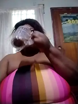 Snapshot of MATUREBUSSTY chatting on October 30, 4:30 pm MATUREBUSSTY online show from October 30, 4:30 pm