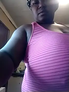 Snapshot of MATUREBUSSTY chatting on October 31, 5:30 am MATUREBUSSTY online show from October 31, 5:30 am