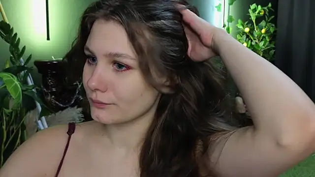 Snapshot of Charlotte_wow chatting on December 22, 1:55 pm Charlotte wow online show from December 22, 1:55 pm