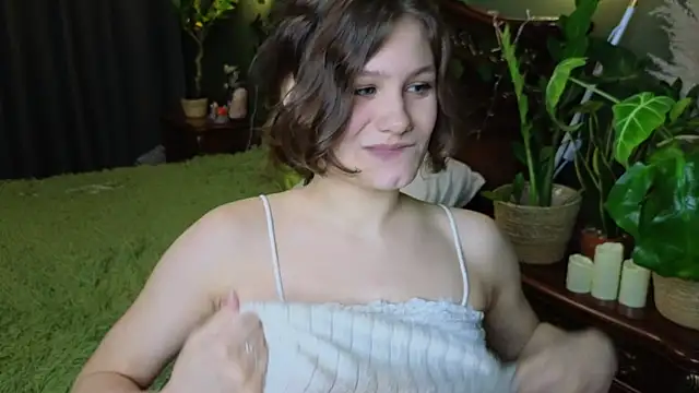 Snapshot of Charlotte_wow chatting on December 22, 4:59 pm Charlotte wow online show from December 22, 4:59 pm