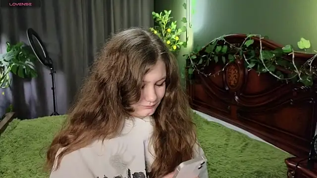 Snapshot of Charlotte_wow chatting on January 5, 2:08 pm Charlotte wow online show from January 5, 2:08 pm