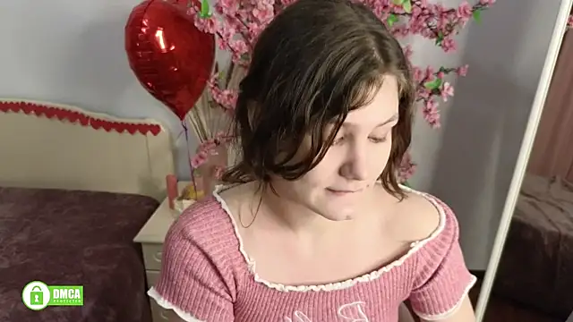 Snapshot of Charlotte_wow chatting on February 14, 11:42 pm Charlotte wow online show from February 14, 11:42 pm