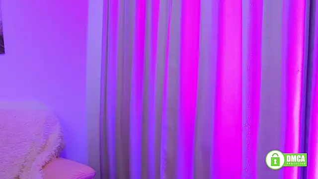 Snapshot of Charlotte_wow chatting on March 8, 9:18 pm Charlotte wow online show from March 8, 9:18 pm