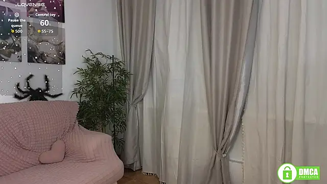 Snapshot of Charlotte_wow chatting on November 21, 10:08 pm Charlotte wow online show from November 21, 10:08 pm