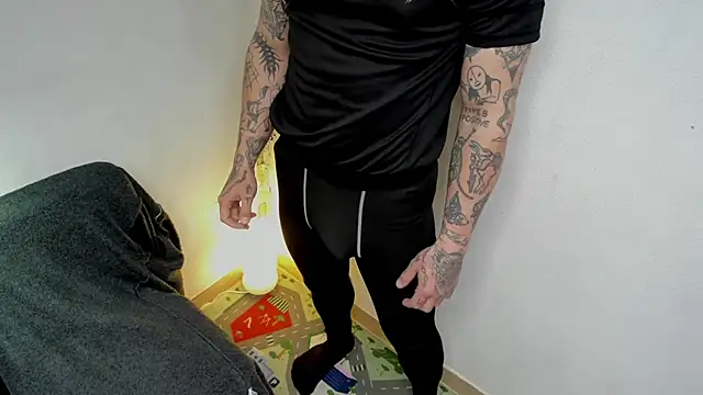 layneinchains online show from November 12, 8:37 am