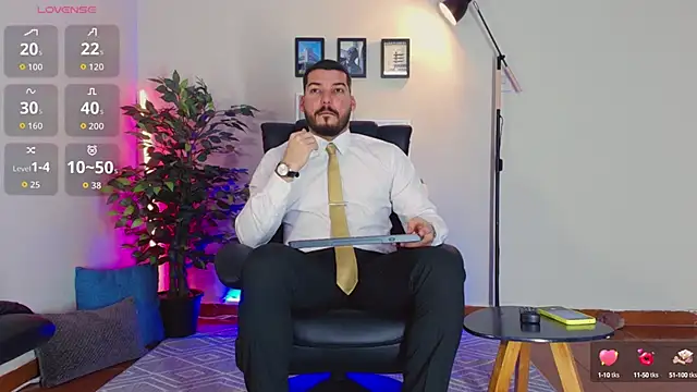 Snapshot of HenryBenso chatting on October 2, 5:42 pm HenryBenso online show from October 2, 5:42 pm