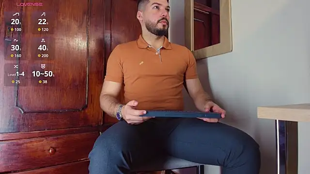 Snapshot of HenryBenso chatting on October 9, 4:38 pm HenryBenso online show from October 9, 4:38 pm