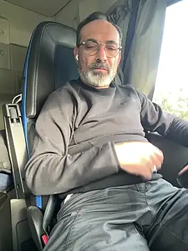 Snapshot of dzhakar chatting on November 10, 10:47 am dzhakar online show from November 10, 10:47 am