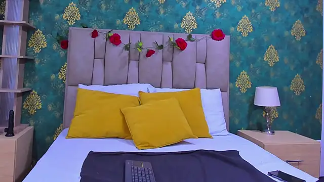 SuzanSmithh online show from November 7, 10:37 am