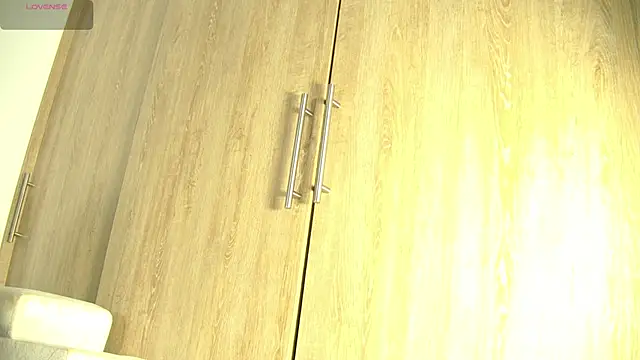 aidaadams online show from November 16, 11:38 am