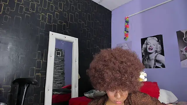 Snapshot of Alika01 chatting on February 7, 11:24 pm Alika01 online show from February 7, 11:24 pm